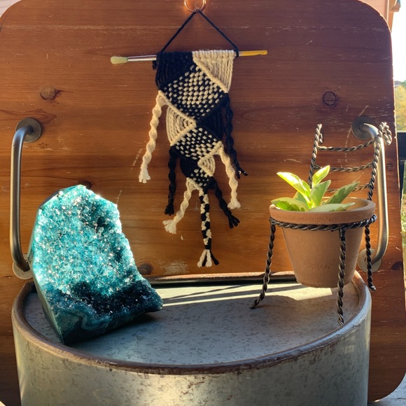 yin yang paintbrush macrame - Picture 11 of 11